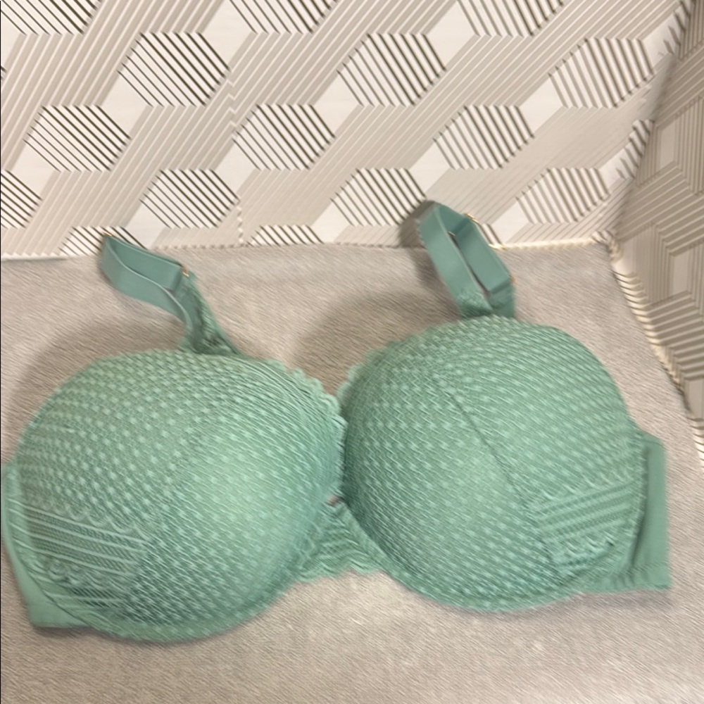 Auden bra 42 DD‎ Green Bra with Textured Design underwire